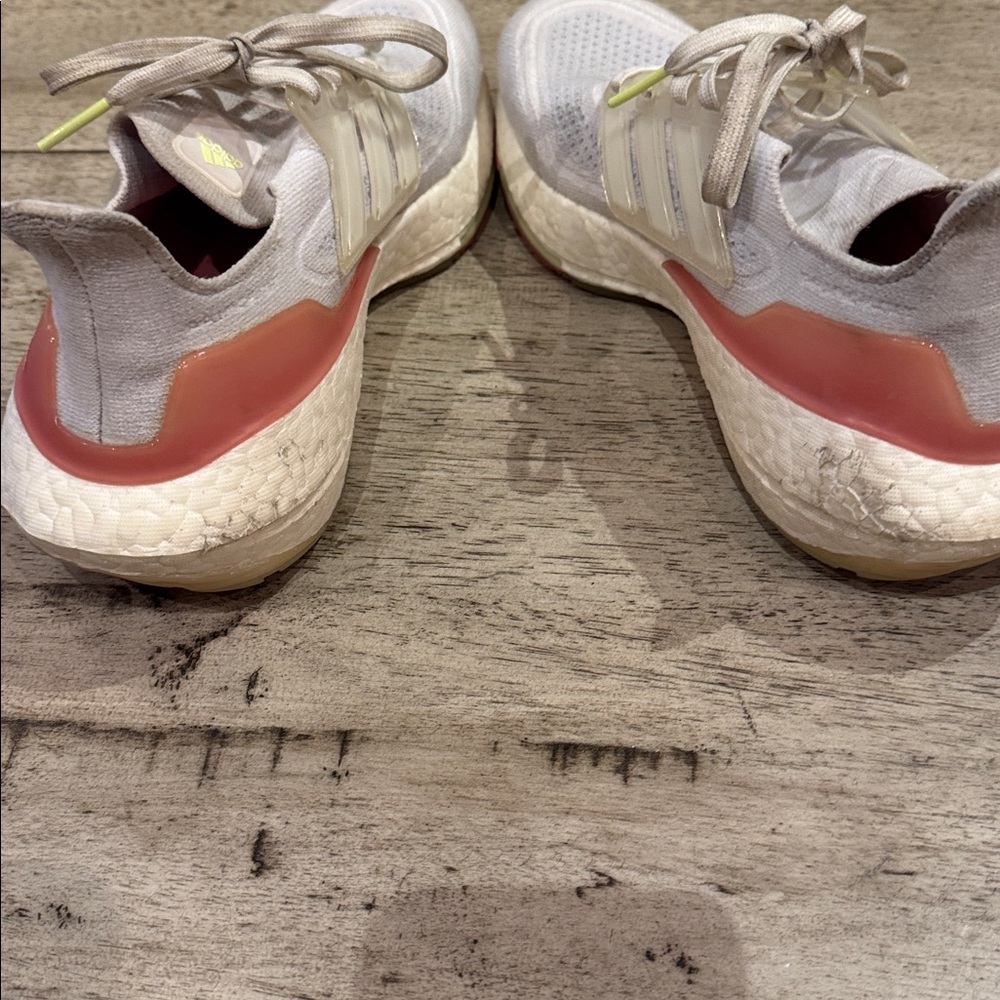 Adidas Ultra Boost - Picture 5 of 7